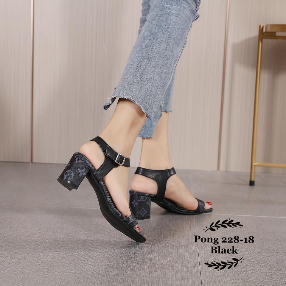 Beige criss cross ankle strap buckle thick heel sandal | Womens shoe sandals  online 2350WS